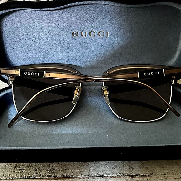 ⚡️⚡️GUCCI SUNGLASSES⚡️⚡️ - Picture 4 of 4